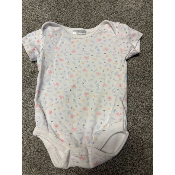 Bundle of baby one piece bodysuits - Picture 2 of 11